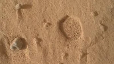 NASA Says Curiosity Rover Spotted Strange Feature on Mars