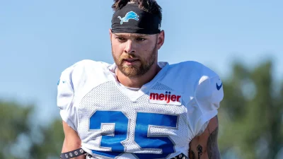 Lions Coach Dan Campbell Keeps Joe Bachie in the Mix for Week 1