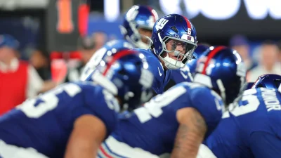 Week 1 under-center usage surges as NFL trend shifts, with Tnf Score at the center of the conversation