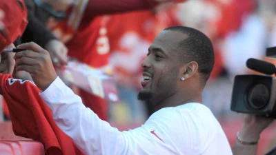 Chiefs' all-time leading tackler Derrick Johnson joins the Ring of Honor Sunday