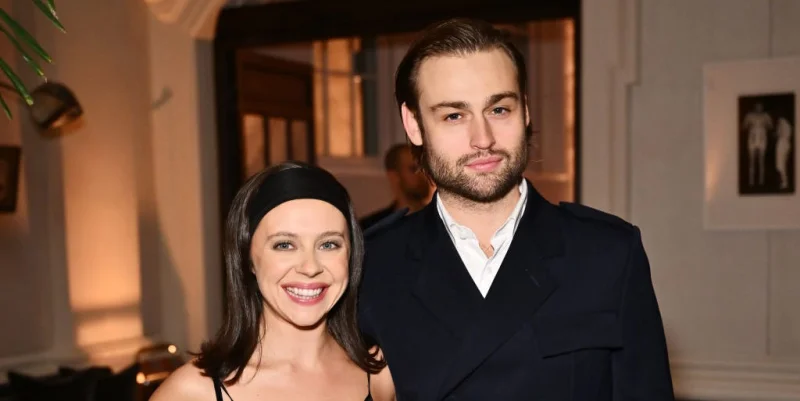 Douglas Booth Marries Bel Powley After 2016 Meeting