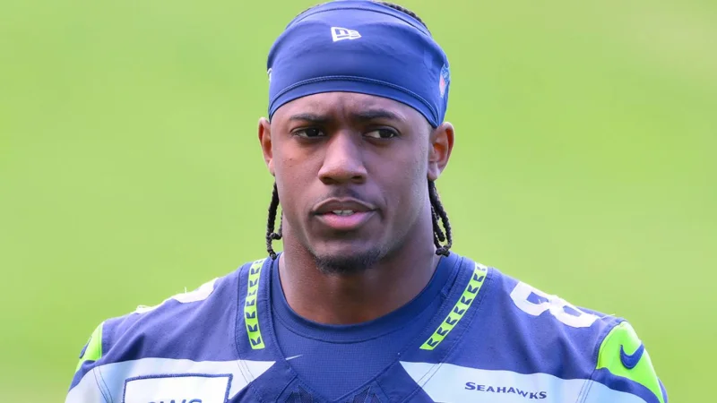 Jadarian Price Injury stalls Seahawks momentum as chest issue clouds fourth-quarter finish