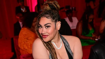 Keke Wyatt Shares Instagram Kiss Video at BLU Seafood House