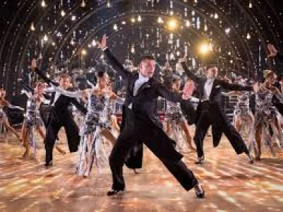 Emma leads Strictly Come Dancing live with 15 couples — What Time Is It Exactly Tonight