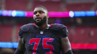 Packers sign 34-year-old Laken Tomlinson off Cowboys practice squad