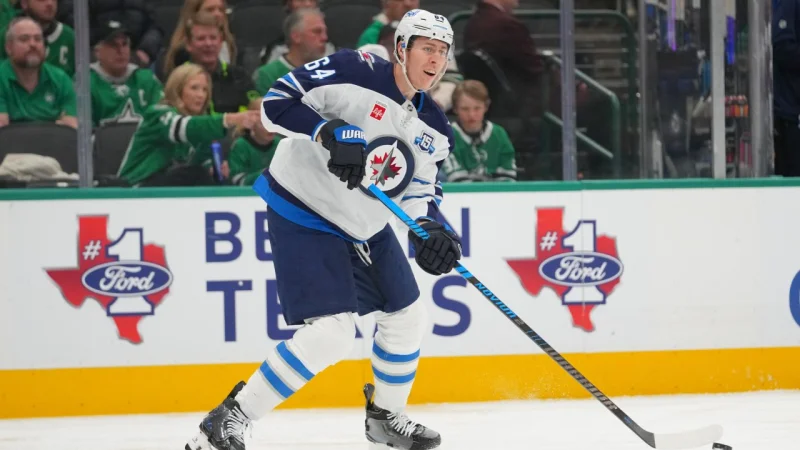 Logan Stanley signs one-year contract with the New York Islanders