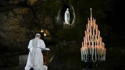 Pope Leo draws 700,000 in Lourdes-linked Paris mass