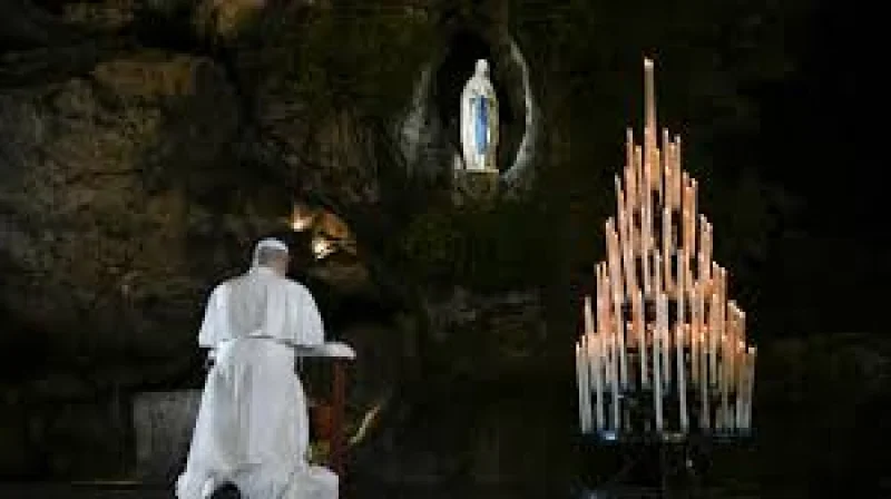 Pope Leo draws 700,000 in Lourdes-linked Paris mass