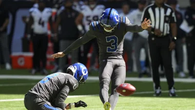 Spencer Shrader questionable to return with groin injury as Colts open game with Rigoberto Sanchez — Buccaneers Backup Qb