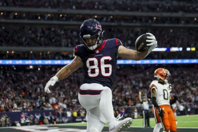 Dalton Schultz leads Texans in projected receiving yards for Week 3