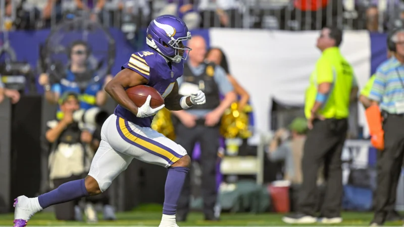 Myles Price sparks Vikings with 86-yard punt return touchdown in Week 1 against Buccaneers