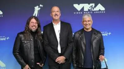 Nirvana Returns for VMAs Video Vanguard Award, Pap Smear Unfixed