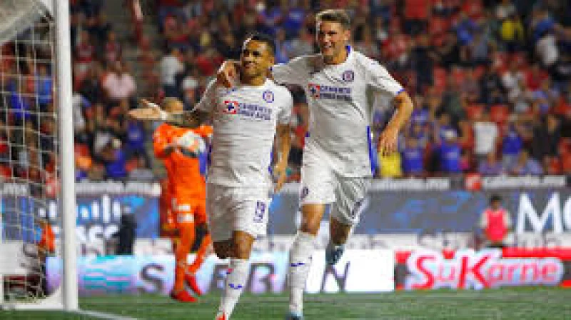 Orbelín Pineda says he spoke with Yoshimar Yotún before Peru vs. México in New Jersey