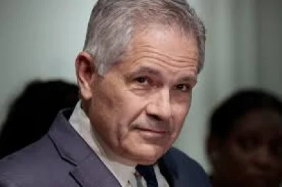 Larry Krasner seeks Paul S. Diamond’s removal after crime claims