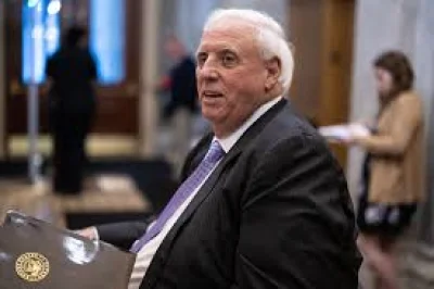 Jim Justice urges ICE to dial back sweeps, citing 15 years