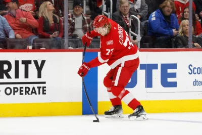23-year-old Simon Edvinsson returns to Sweden while unsigned as Red Wings contract stalemate drags on