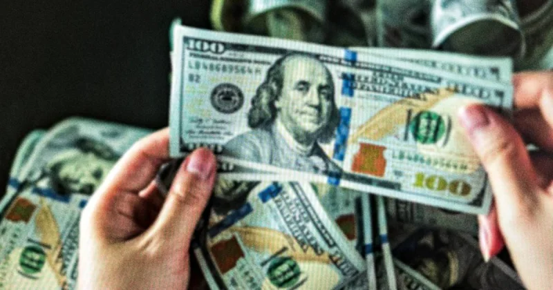 Flávio Bolsonaro derruba dólar abaixo de R$ 5 — Dollar Today