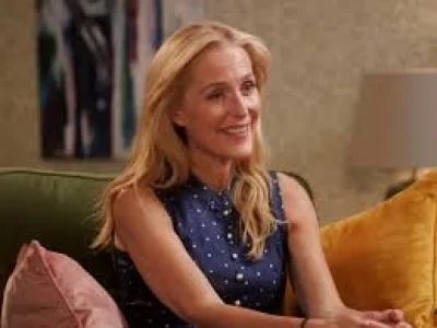 Gillian Anderson rebukes front-row fans after 20 visits to West End