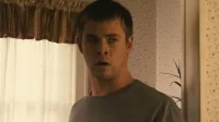 Sean Bean and Chris Hemsworth Link Up in 2010 Cash