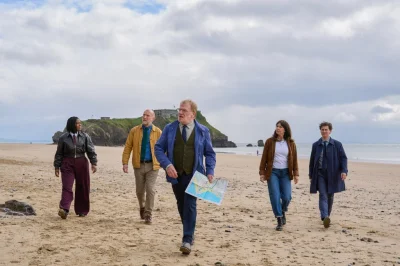 Matthew Barry reveals first The Last Detective look with Tenby cast