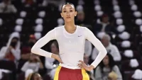 Camera Man zooms in twice on Jazzy Davidson during USC hame