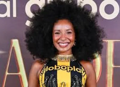 Nabiyah Be leva Ao papel de Carla jovem em Resposta ao tempo