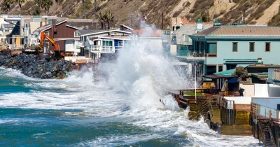 NOAA Sees 90% Chance of Very Strong Temperature El Niño