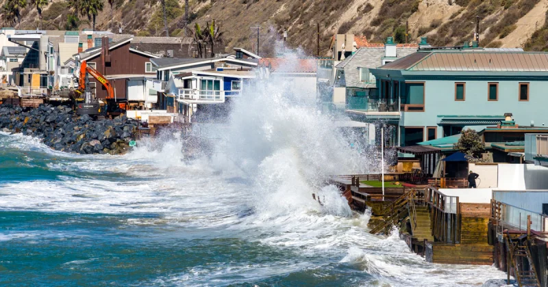 NOAA Sees 90% Chance of Very Strong Temperature El Niño