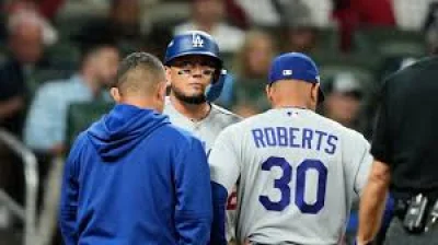 Miguel Rojas exits Game 3 with lower back pain, hopes to play Dodgers Next Game