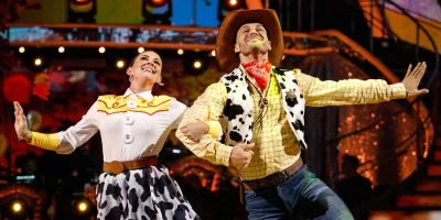 Jaime Winstone leads Strictly Come Dancing Week 3 with Viennese Waltz