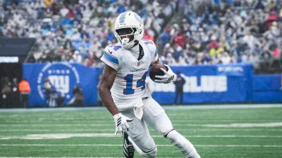 Aaron Jones Sr posts 87 opportunities and a 46 percent share over the last two weeks — the Vikings have made him a must-start
