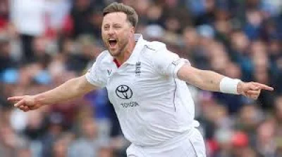 Uncapped Henry Crocombe gets two-year England contract