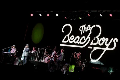 Mike Love Returns Seated as The Beach Boys Play Cincinnati