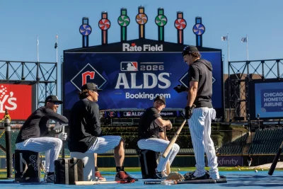 World Series chase enters final four as Championship Series begins with two best-of-seven showdowns