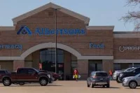 Albertsons Seeks Billions From Kroger in $9.3 Billion Claim