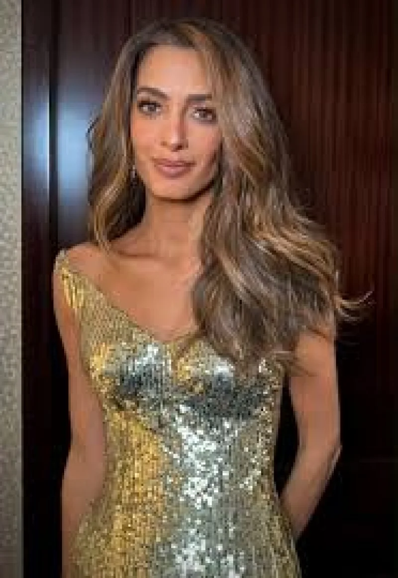 Amal Clooney Debuts Gold Gown at The Albies in London — Amal Clooney Gold Dress The Albies