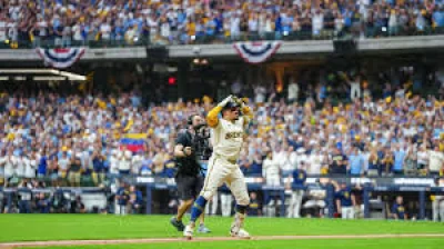 Baseball Tonight: Brewers take 2-0 NLCS lead with 7-4 Game 2 win