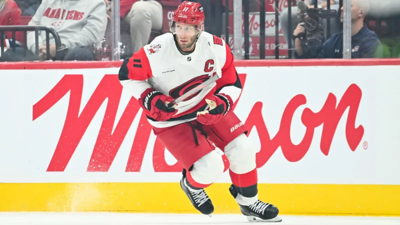 Jordan Staal out 1-2 months with torn calf for Hurricanes Hockey