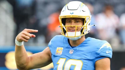 Justin Herbert averaging 10.7 fantasy points per game makes Start/sit Week 6 a real question