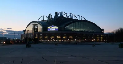 Brewers Postseason Tickets: American Family Field watch party gives fans a Thursday-night entry point to NLCS Game 4