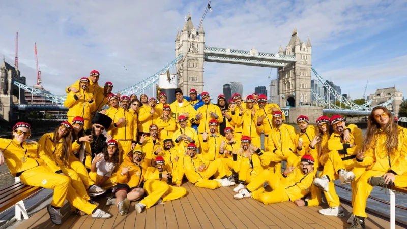 Morgana Robinson hails 300 Ali G look-alikes in London