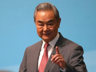 Wang Yi Urges Israel to Halt West Bank Settlements in Azerbaijan