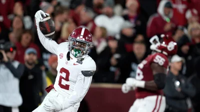 Zabien Brown out for the rest of the Alabama Game — a huge blow for the Crimson Tide in Knoxville