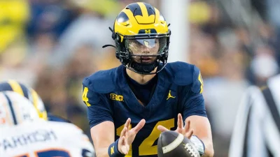 Tommy Carr takes over after Bryce Underwood’s two interceptions — Michigan’s offense needed a jolt and got one