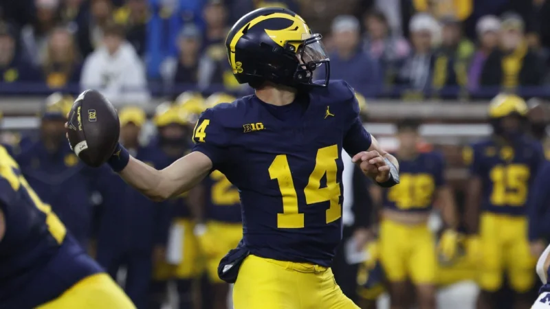 Tommy Carr's 12-yard TD run lifts Michigan past Penn State, 21-18 — Penn State Nittany Lions Football