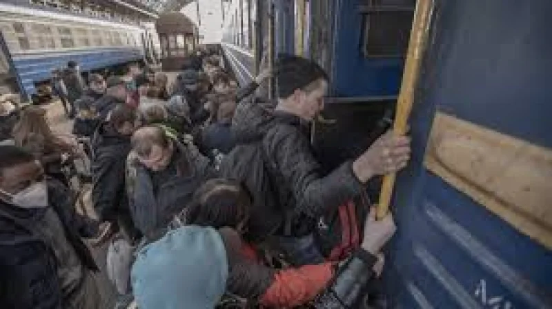 Volodymyr Zelensky defends strikes after Trump calls them a disgrace — Migrant Crisis