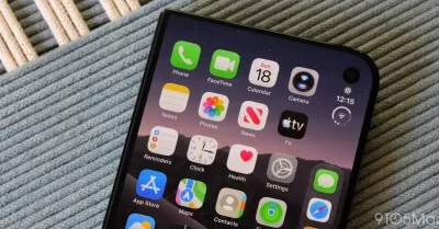 Apple Faces Iphone Duo Internal Display Break Reports on Day One