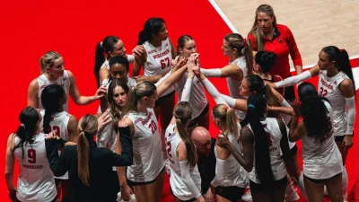 No. 6 Wisconsin falls in five sets to No. 21 Washington in Badgers Game at UW Field House