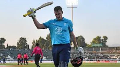 Ben Duckett's 105 keeps England alive in Lahore — Crocombe Cricket gets a harsh reminder of how thin the line is