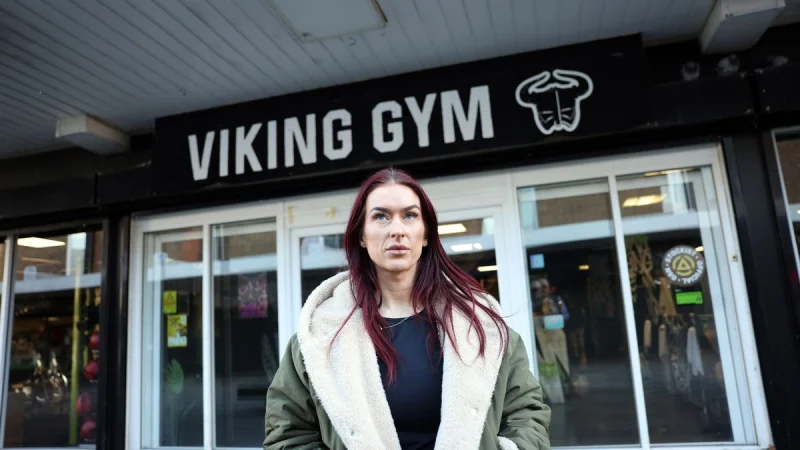 Dannii Pickstock details 10-minute stare near Mountbatten Shopping Centre — Evening Chronicle